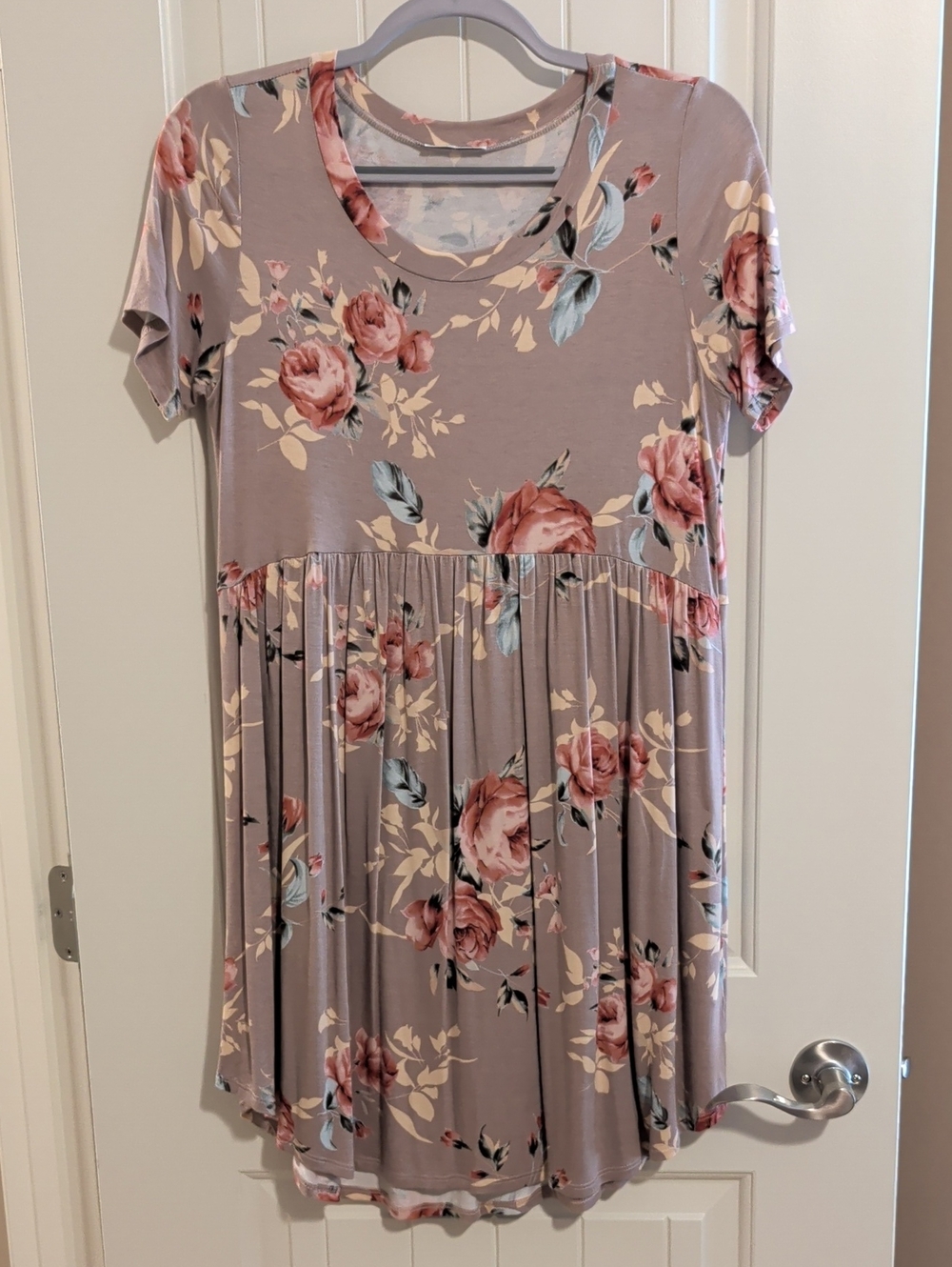 Floral Short Sleeve Babydoll Dress in Mauve and Rose